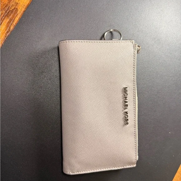 Michael Kors Light Gray Zip Wallet - Picture 1 of 4